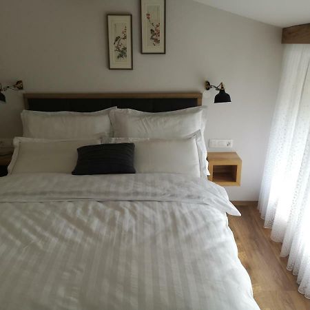 Holiday House Red Deer 普雷德沃尔 外观 照片
