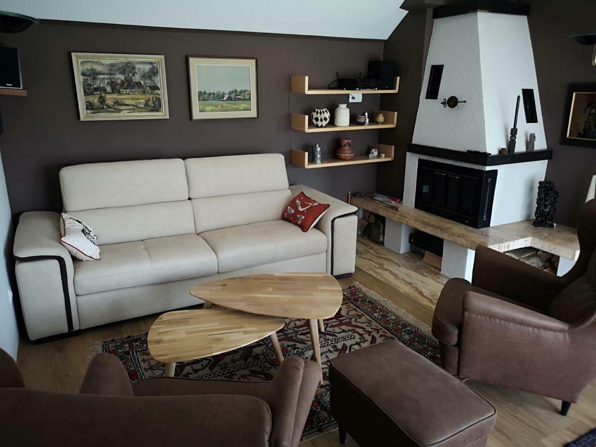 Holiday House Red Deer 普雷德沃尔 外观 照片