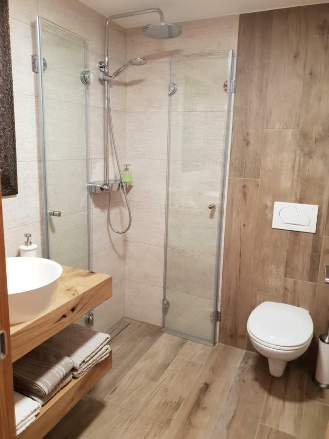 Holiday House Red Deer 普雷德沃尔 外观 照片