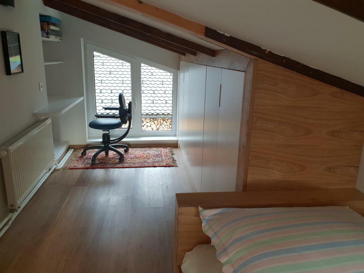 Holiday House Red Deer 普雷德沃尔 外观 照片