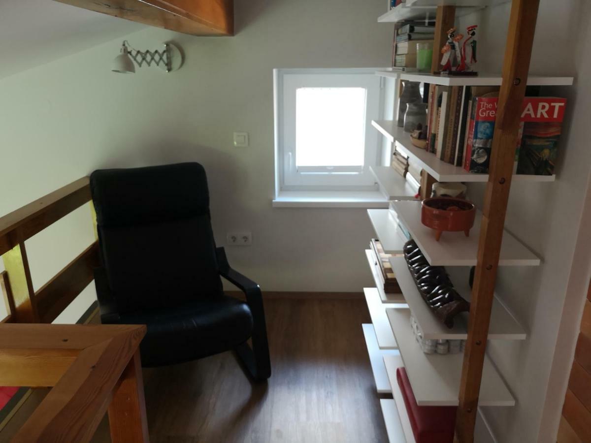 Holiday House Red Deer 普雷德沃尔 外观 照片